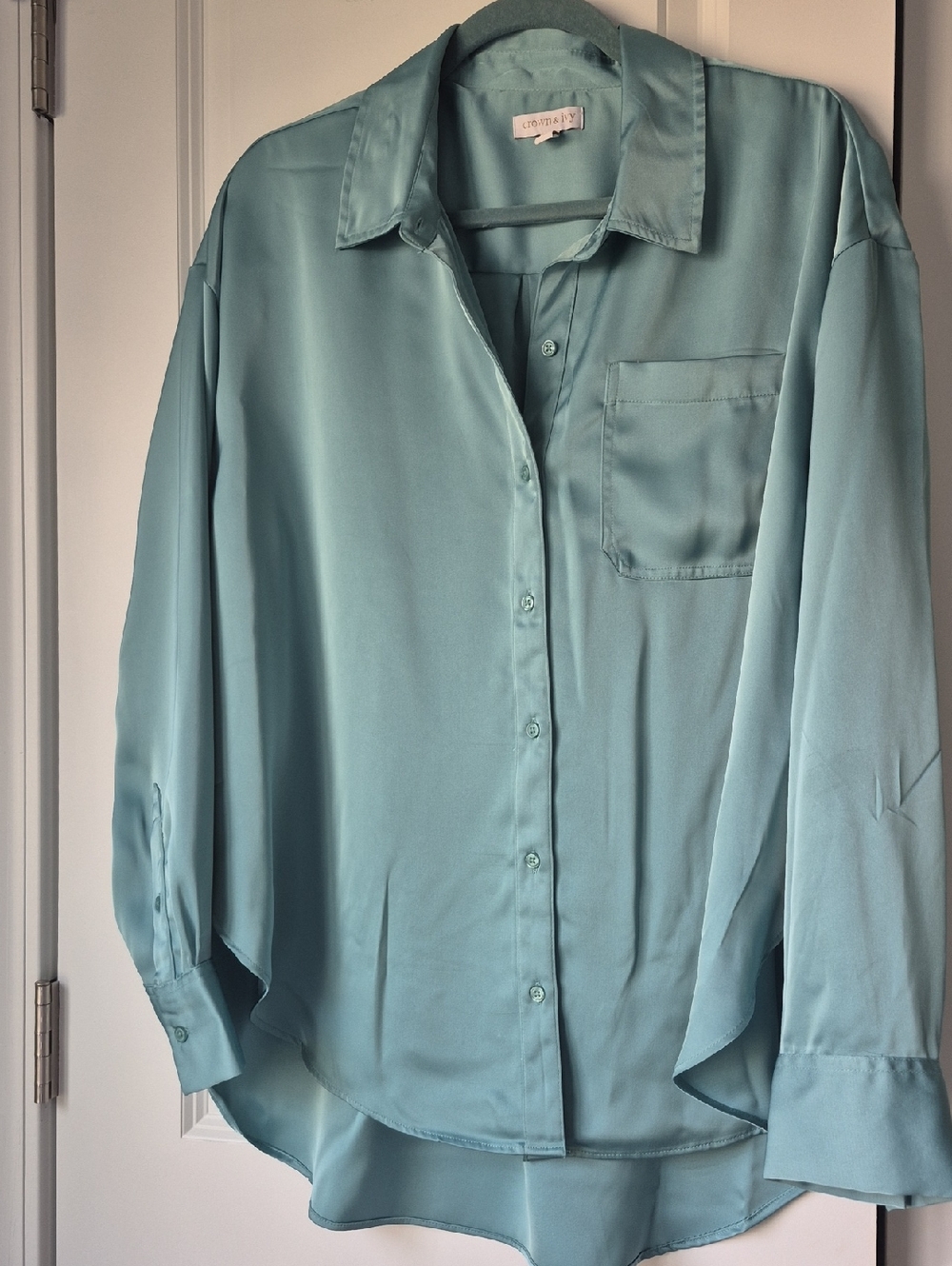 Aqua Satin Look LXL Long Button Sleeve With Chest Pocket. NWOT